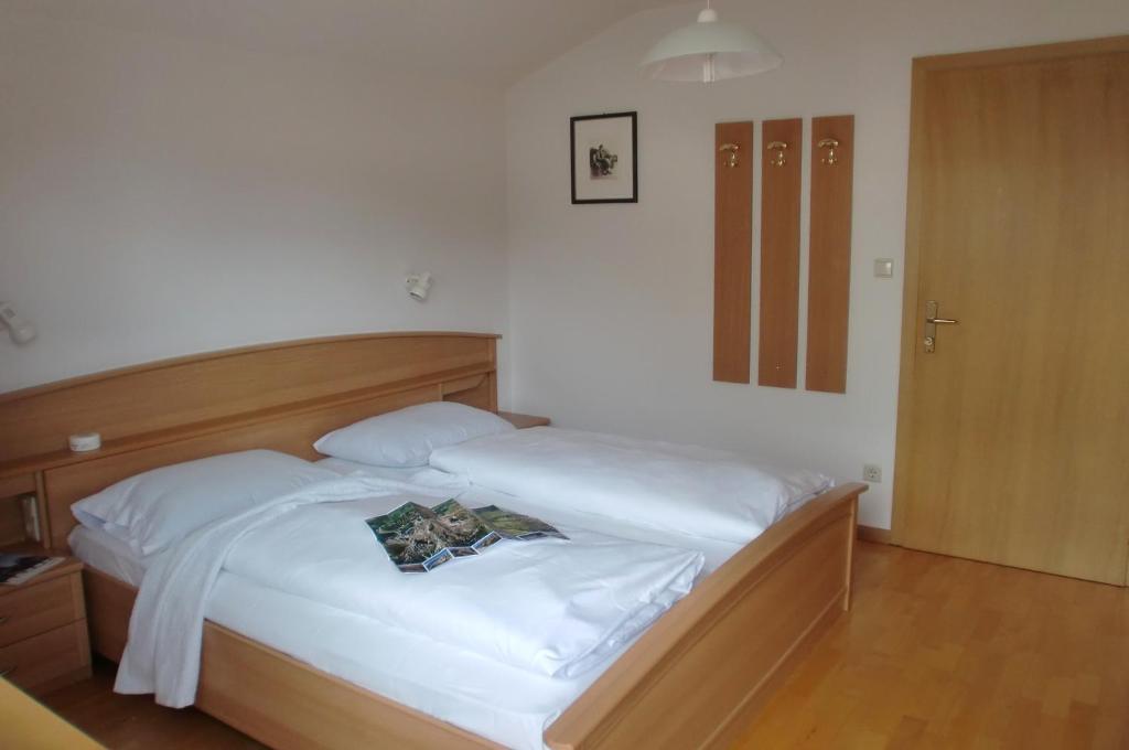 Hotel Viktoria Castelrotto Rum bild